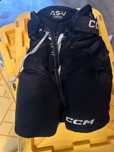 Junior Medium CCM Tacks AS-V Pro Hockey Pants