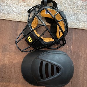 Wilson catchers mask/helmet
