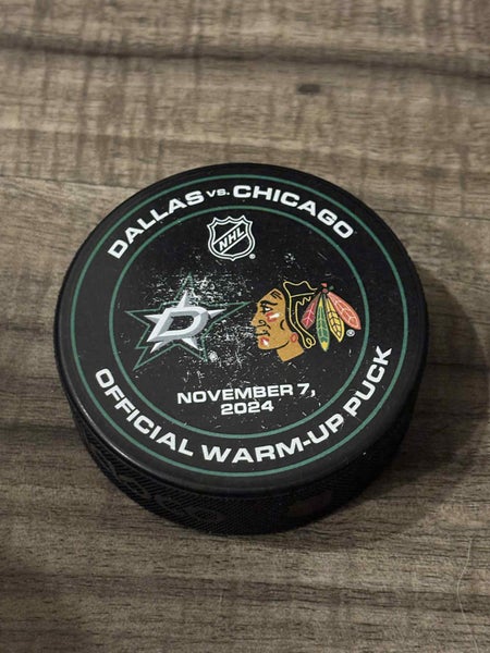 NHL Official Warm Up Hockey Puck Chicago Blackhawks vs Dallas Stars