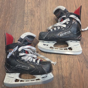 Bauer Vapor X500 Hockey Skates Regular Width youth 11 (Used)