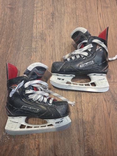 Bauer Vapor X500 Hockey Skates Regular Width youth 11 (Used)