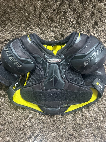 Large Junior Bauer Supreme S29 Shoulder Pads (Used)