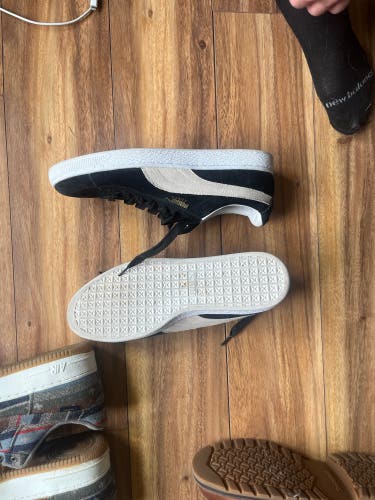 Men's Adult Size M 12.0 (W 13.0) Puma Shoes (New)