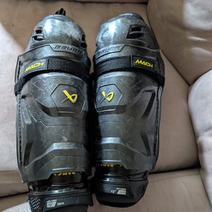 Intermediate Bauer Supreme Mach 13" Shin Pads (Used)
