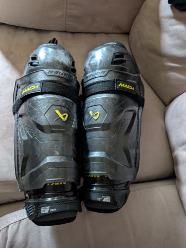Intermediate Bauer Supreme Mach 13" Shin Pads (Used)