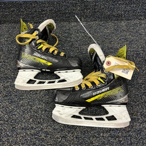 Youth Bauer Vapor X4 Hockey Skates 13.5 (Used)