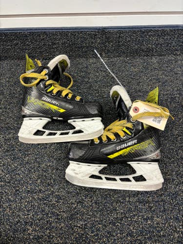 Youth Bauer Vapor X4 Hockey Skates 13.5 (Used)