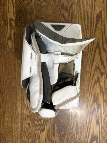 Bauer Vapor Hyperlite Blocker Regular 2023 (Used)