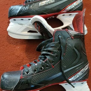 2021 Bauer Vapor 2X Hockey Skates Regular Width Size 5 (Used)