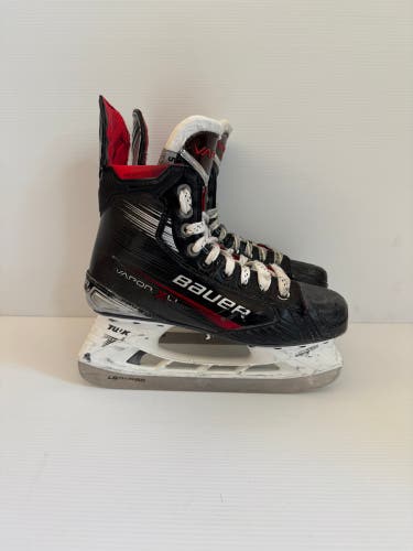 Used Intermediate Bauer Vapor X4 Hockey Skates Size 5 Fit 1