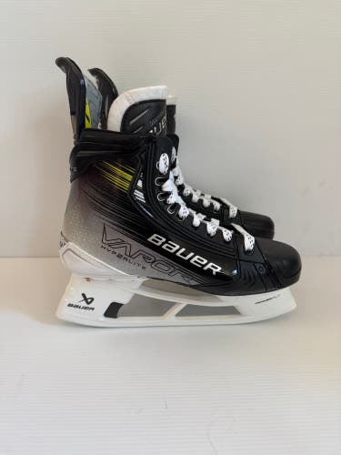 New Senior Bauer Vapor Hyperlite 2 Hockey Skates Size 8 Fit 3