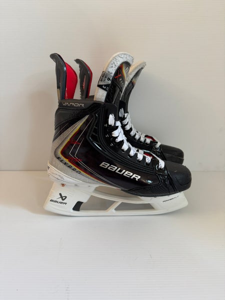 Like New Intermediate Bauer Vapor Flypro Hockey Skates Size 6 Fit 3