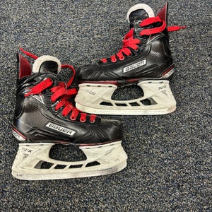 Junior Bauer Vapor XVelocity Hockey Skates Size 1 (Used)