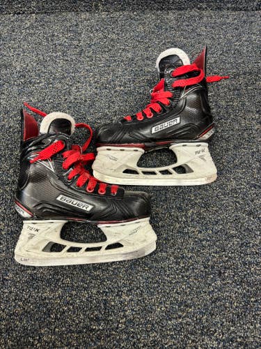 Junior Bauer Vapor XVelocity Hockey Skates Size 1 (Used)