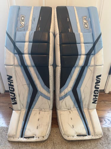 Vaughn V10 goalie leg pads