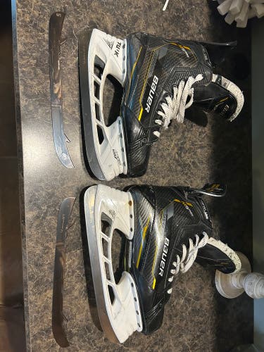 Bauer Supreme M5 Pro Hockey Skates Regular Width  8 (Used)
