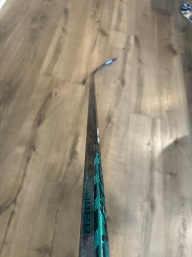 Senior Bauer Twitch Left Hand Hockey Stick 77 flex P92 (New)