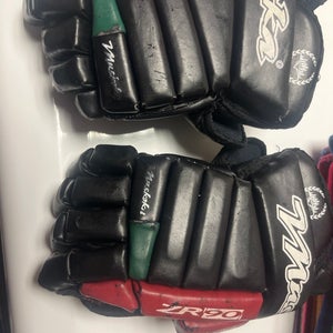 Muskoka ZR90 Hockey Gloves