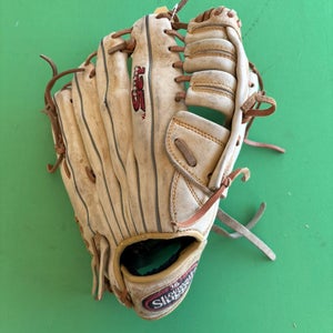 Brown Louisville Slugger 125 Series RH Outfield Baseball Glove 12"