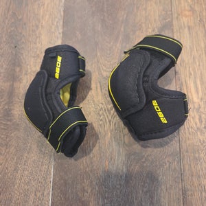 Youth Small CCM Elbow Pads (Used)