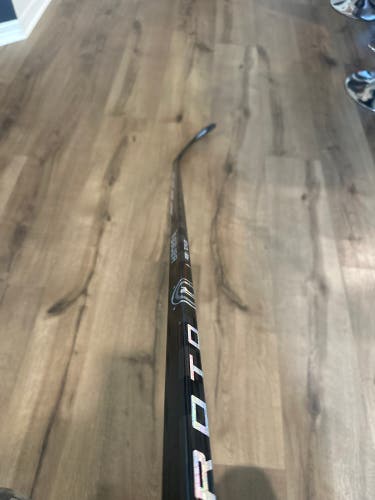 Senior Bauer Proto-R Right Handed Hockey Stick P28 70 flex (New)
