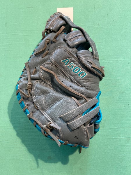 Used Wilson A500 Right Hand Throw Softball Catcher's Glove 32"