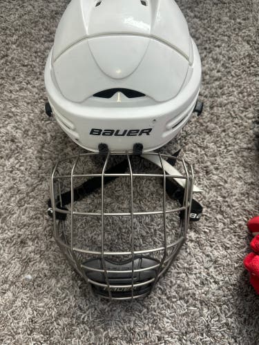 Medium Bauer 5100 Helmet (New)