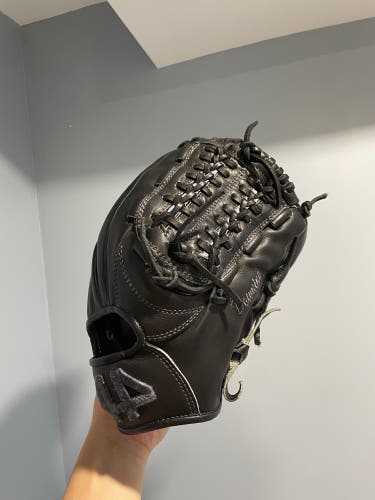 44 Pro RH Infield Signature Series Baseball Glove 11.75" (Used)