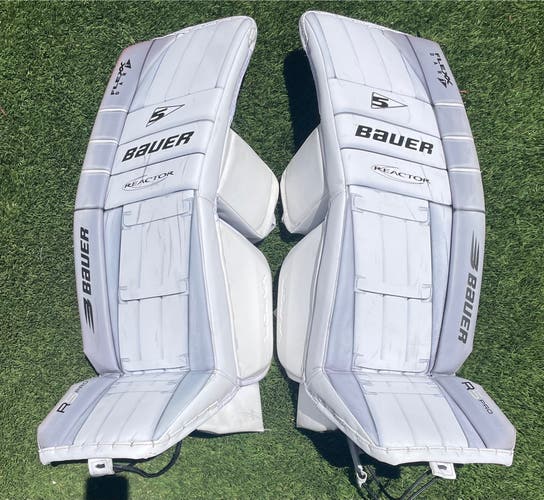 32"  2024 Bauer Reactor R5 Pro Goalie Leg Pads (Used)