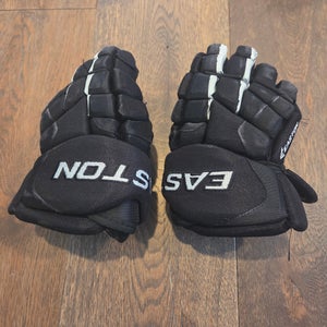 Easton Synergy 80 Gloves black 10" (Used)