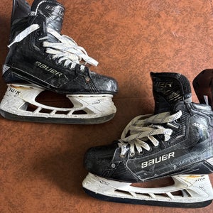 Bauer Supreme Mach Hockey Skates Regular Width  7.5 (Used)