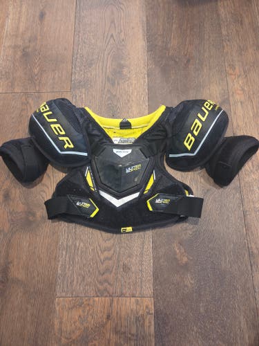 Medium Youth Bauer Supreme Ultrasonic Shoulder Pads (Used)