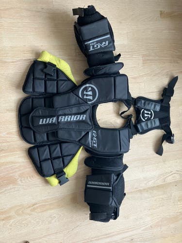 Small / Medium  2017 Warrior Ritual GT Goalie Chest Protector (Used)
