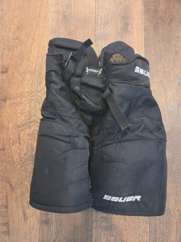 Junior Large Bauer Supreme TotalOne Hockey Pants (Used)