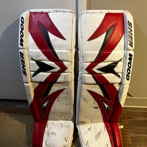 Sherwood T100 MB30 goalie pads