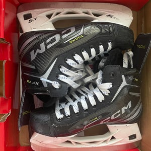 CCM Tacks XF 70 Hockey Skates Regular Width Size 4 (Used)
