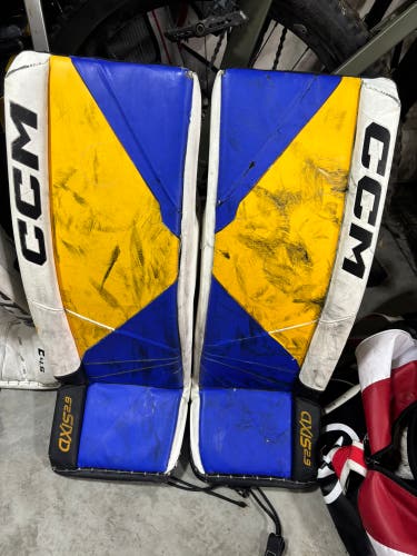 CCm intermediate goalie pads 30+1