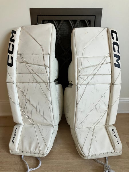 31"  2023 CCM Eflex 6.9 Goalie Leg Pads (Used)