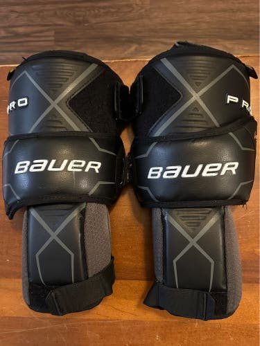 Bauer PRO Curve Knee Guard Pro Stock