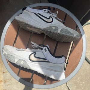 Men's Size M 10.5 (W 11.5) Adult Nike Low Top Turf Cleats (Used)
