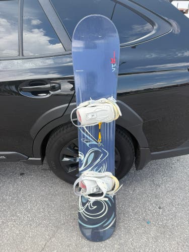 Women's  Salomon Maiden Snowboard W/ Drake F-50 Lady Bindings (Used)