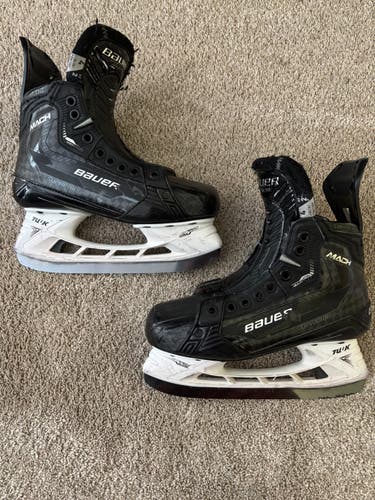Bauer Supreme Mach Hockey Skates Regular Width Size 4 (Used)