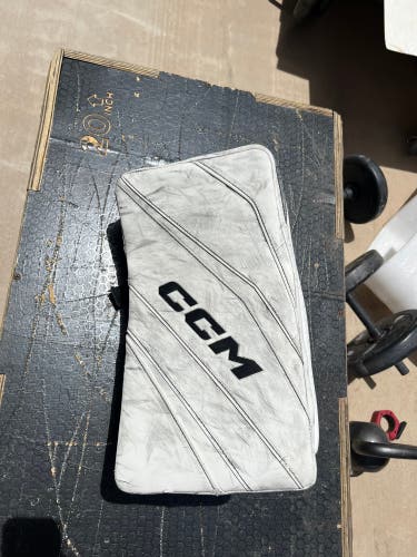 CCM Extreme Flex 6 Pro Regular (Used)