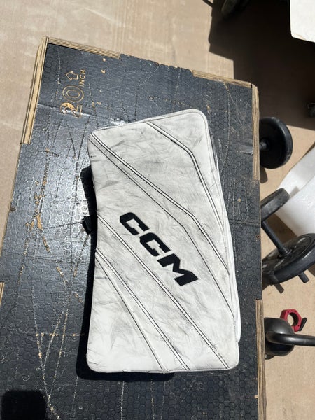 CCM Extreme Flex 6 Pro Regular  (Used)