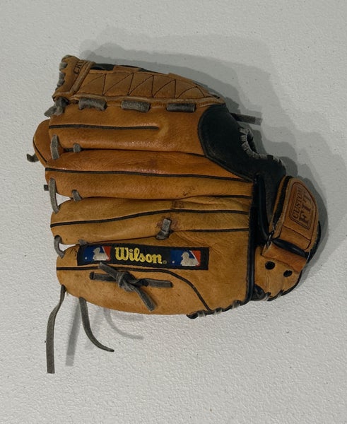 RH Infield Classic Pro Baseball Glove 10.5" (Used)