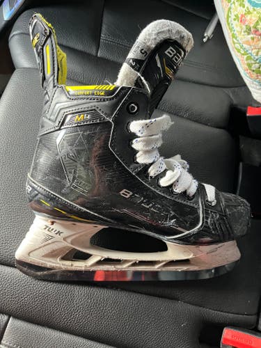 Bauer Supreme M4 Size 5 Fit 2 Hockey Skates used