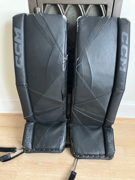 30"  2022 CCM Axis 2.5 Goalie Leg Pads (Used)