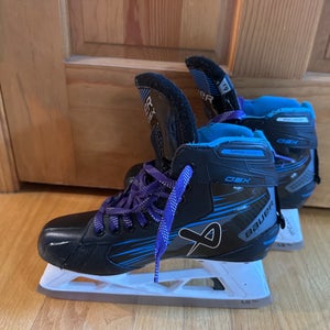 Bauer GSX Hockey Goalie Skates Regular Width 6.5 (Used)