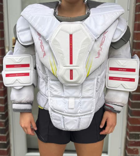 Senior Small Bauer Vapor Hyperlite 2 Goalie Chest Protector