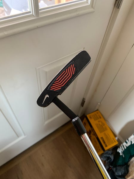Black Unisex 2015 Nike Blade Method Matter B2-01 Right Handed Putter Uniflex (Used)